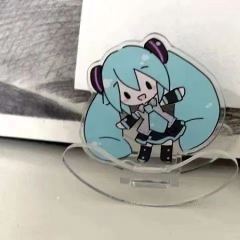 初音ミクのアクリル製揺れおもちゃデコレーション、かわいい漫画 - Cosplay Anime N のレビューと価格